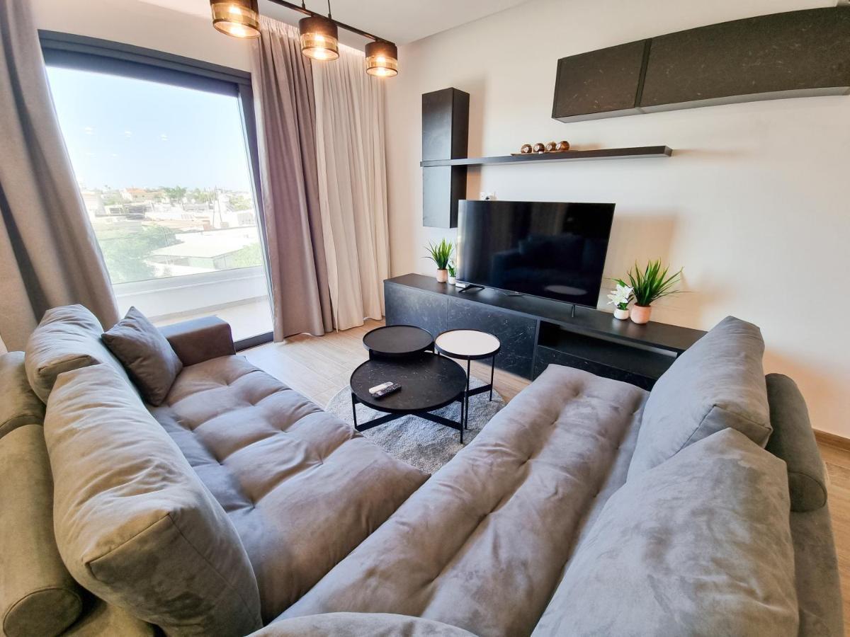 Lucky Strike Apartment Paralimni Exterior foto